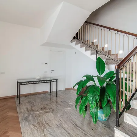 Franco アパート コモ